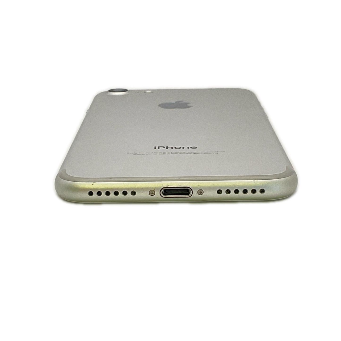 【全額返金保証】【最速発送】Apple iPhone iPhone 7 32GB シルバー docomo 白ロム 動作確認済 74%