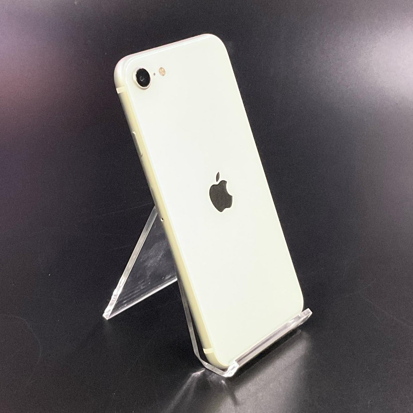 【全額返金保証】【最速発送】Apple iPhone iPhone SE（第2世代） 64GB ホワイト au 白ロム 美品 動作確認済 82%