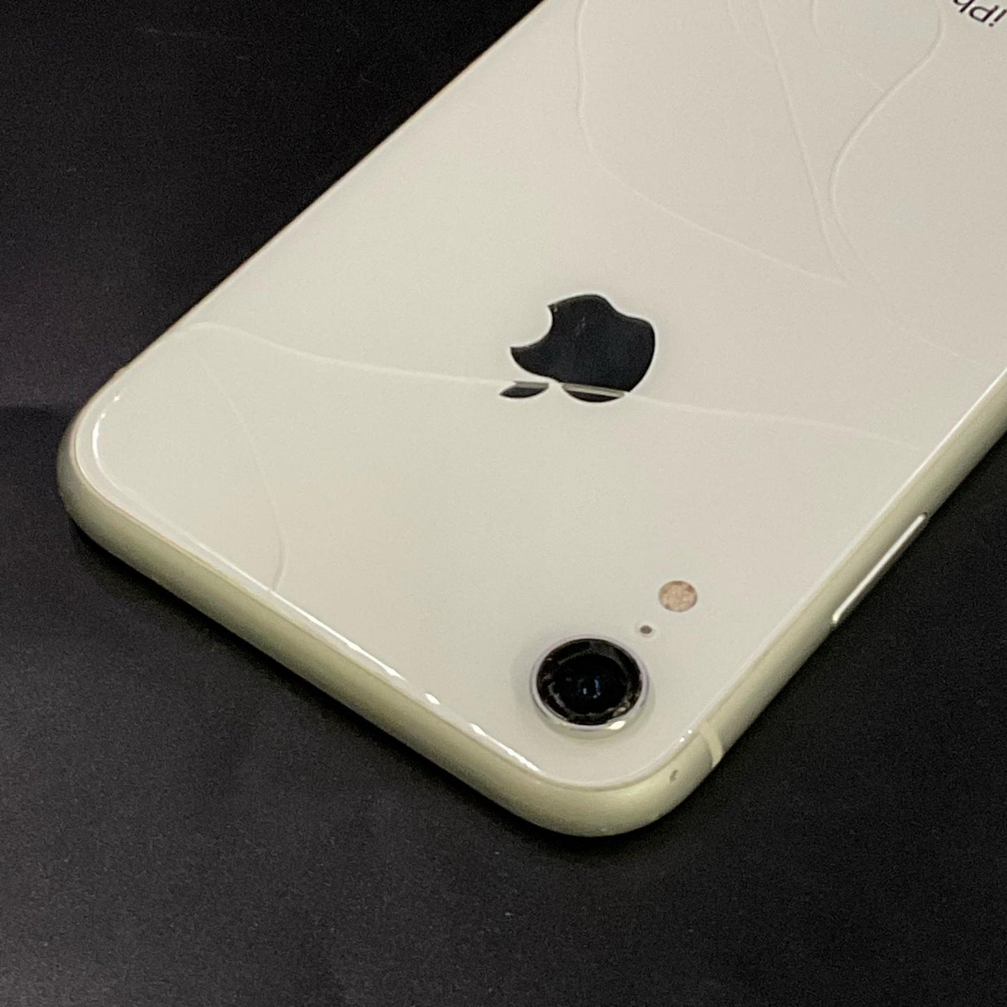 【最速発送】Apple iPhone iPhone XR 64GB ホワイト au 白ロム【難有】 91%