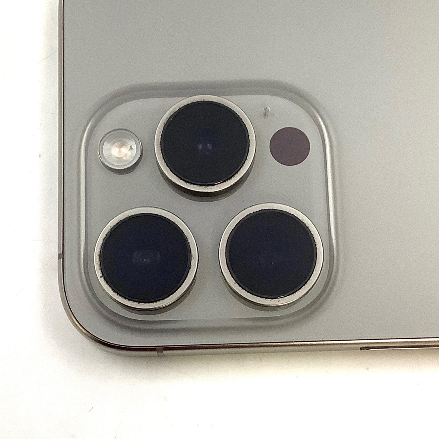 【全額返金保証】【最速発送】Apple iPhone iPhone 15 Pro 128GB ナチュラルチタニウム SIMフリー 白ロム 美品 動作確認済 86%
