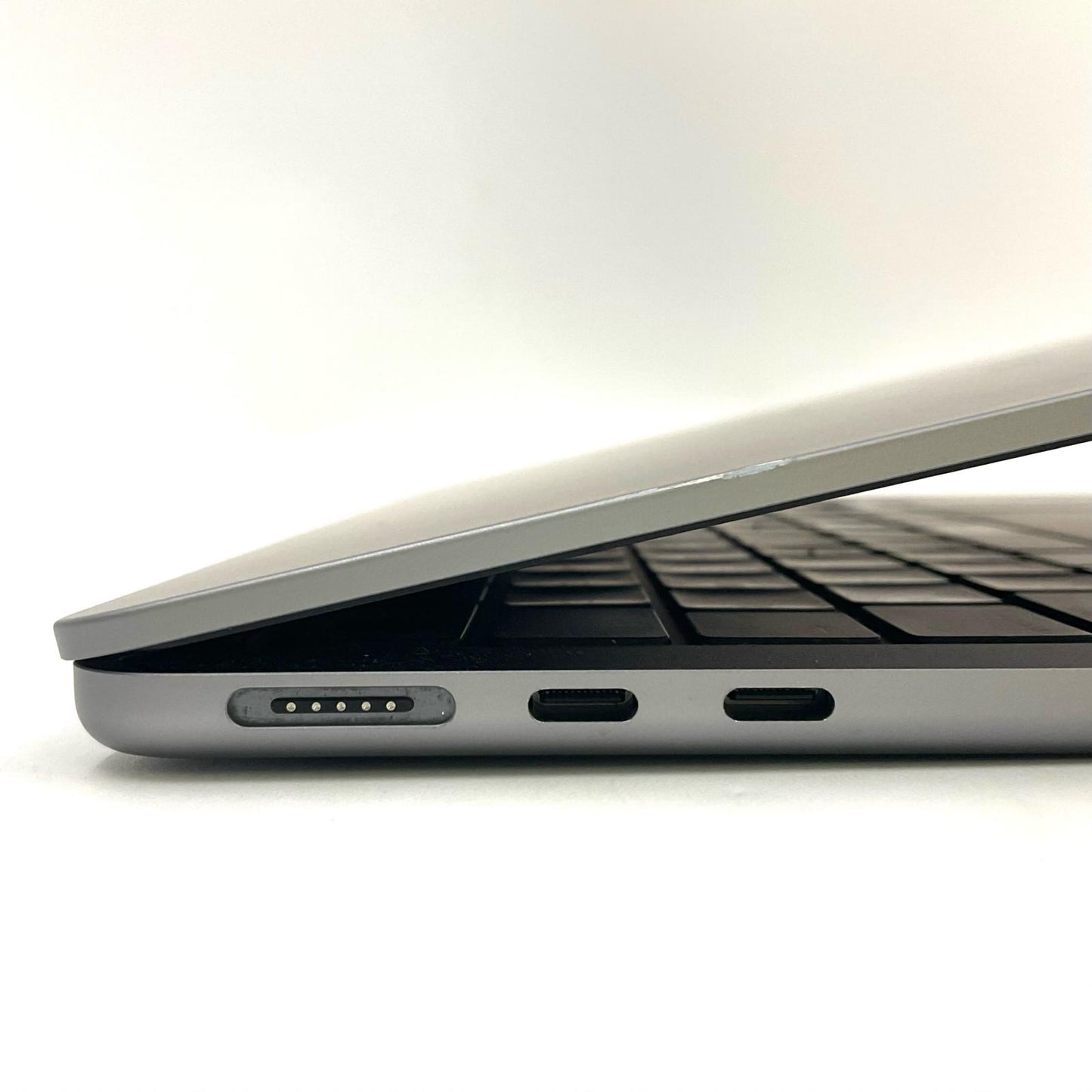 【全額返金保証】【最速発送】Apple MacBook Air 13.6インチ 2022 Apple M2 8GB 256GB スペースグレイ 94.3% 美品 動作確認済