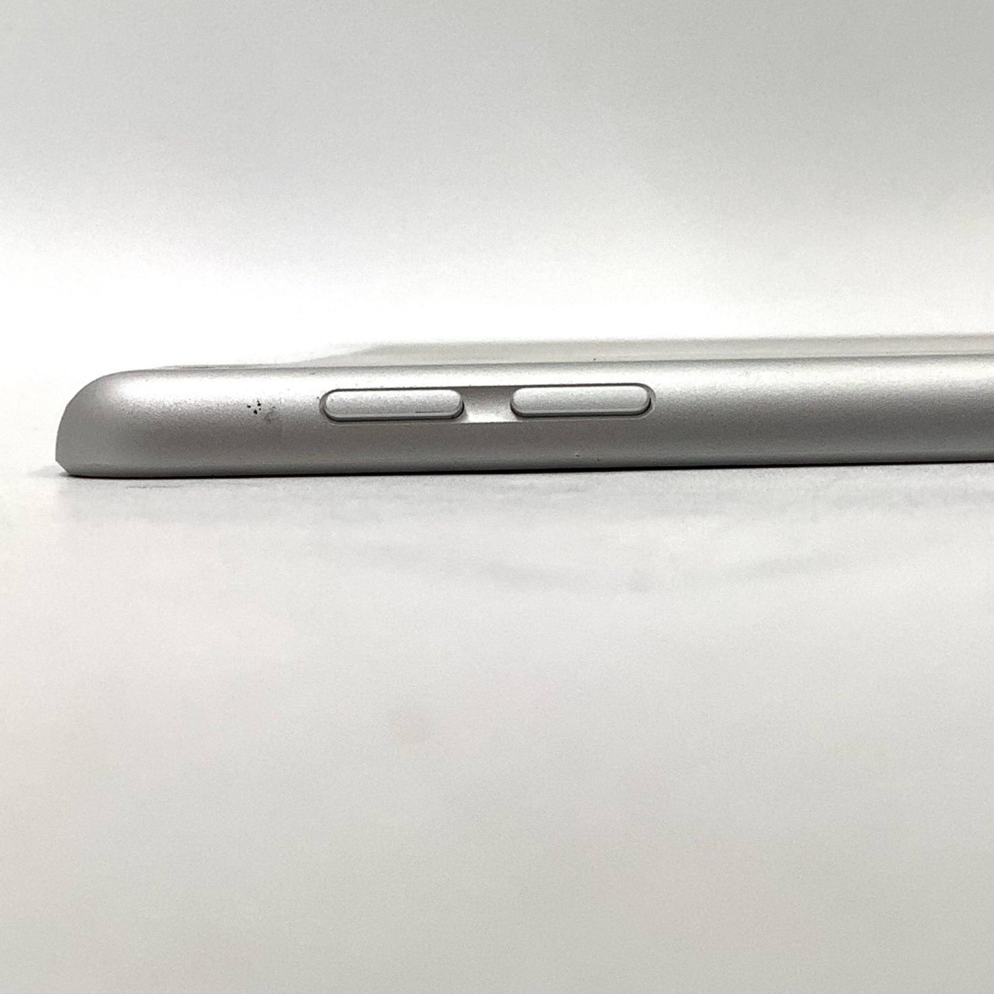 【全額返金保証】【最速発送】Apple iPad iPad 10.2インチ 第9世代 64GB シルバー WiFi+Cellular SIMフリー 白ロム 動作確認済