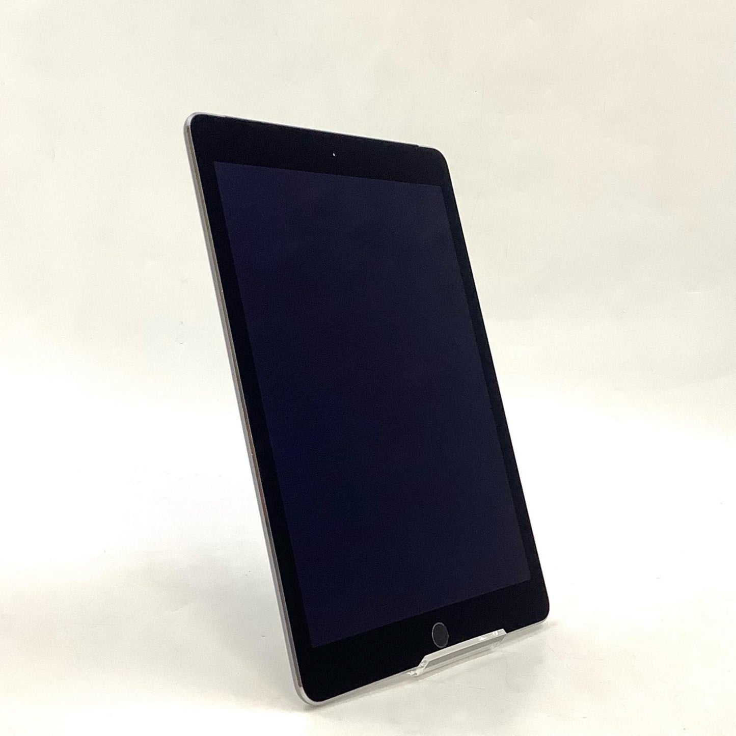 【全額返金保証】【最速発送】Apple iPad Air 9.7インチ 第2世代 16GB スペースグレイ WiFi+Cellular docomo 白ロム 動作確認済