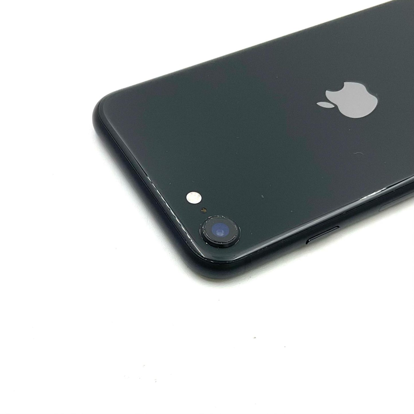 【最速発送】Apple iPhone iPhone SE（第2世代） 64GB ブラック docomo 白ロム【難有】 71%
