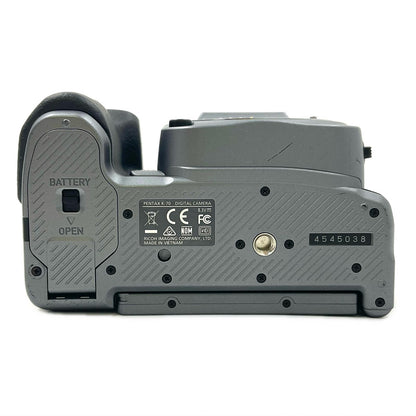 【全額返金保証】【最速発送】PENTAX デジタル一眼 K-70 ボディ [シルキーシルバー] 美品 動作確認済