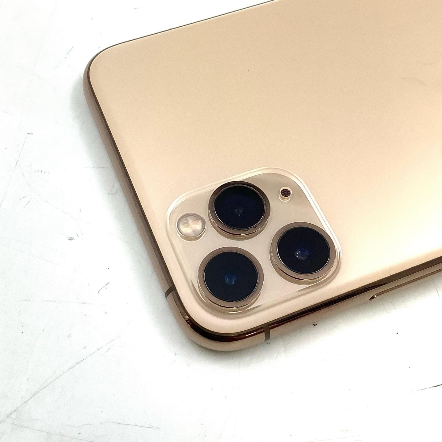 【全額返金保証】【最速発送】Apple iPhone iPhone 11 Pro Max 64GB ゴールド docomo 白ロム 美品 動作確認済 92%