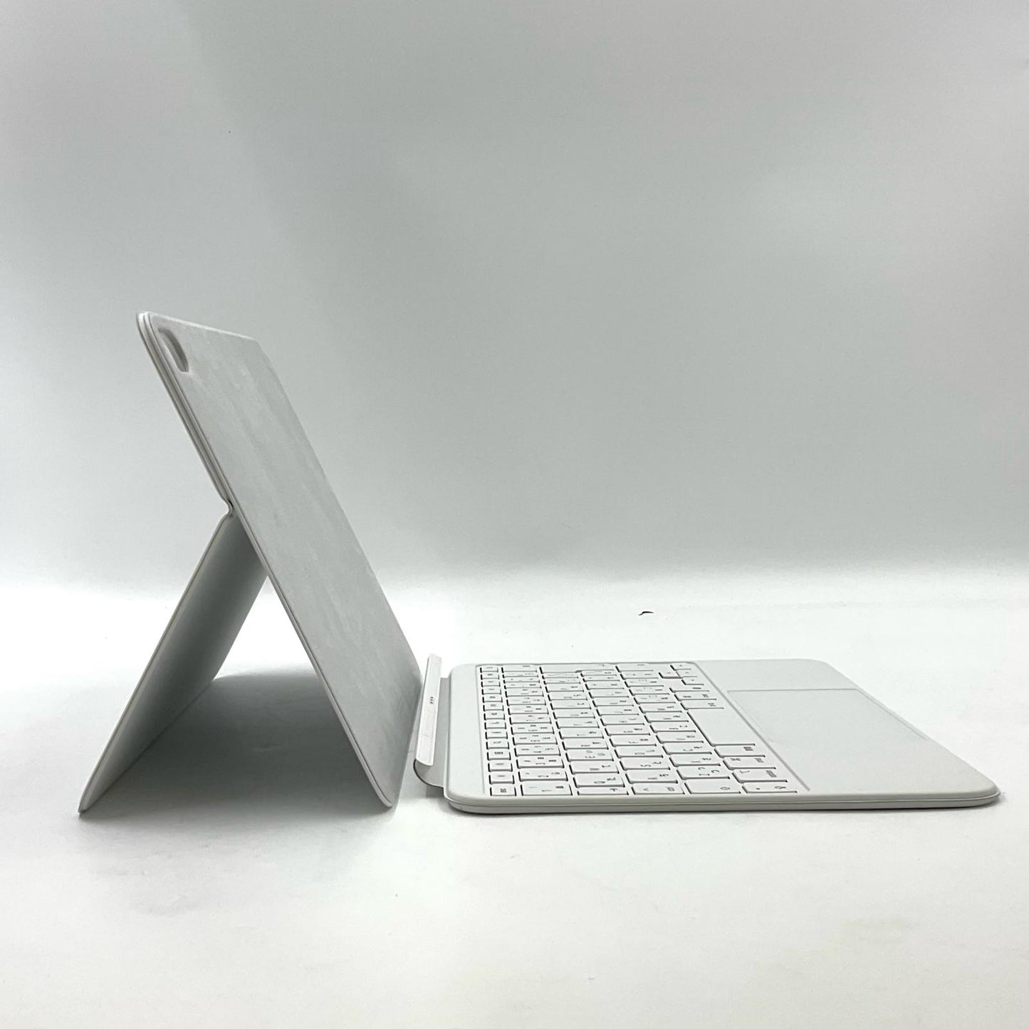 【全額返金保証】【最速発送】Apple Magic Keyboard Folio ホワイト MQDP3J/A 動作確認済