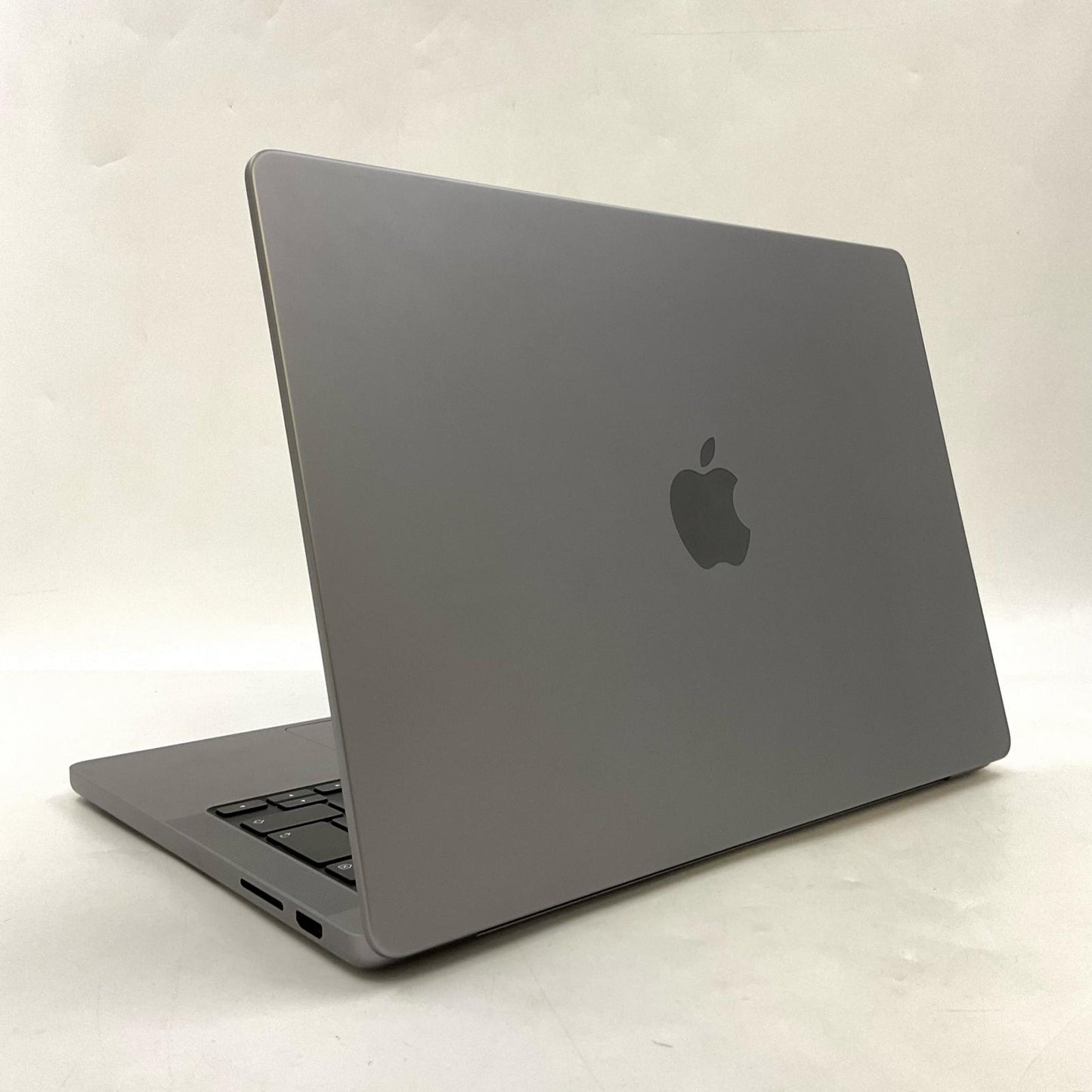 【全額返金保証】【最速発送】Apple MacBook Pro Pro 14インチ 2023 Apple M3 8GB 512GB スペースグレイ 98% 美品 動作確認済