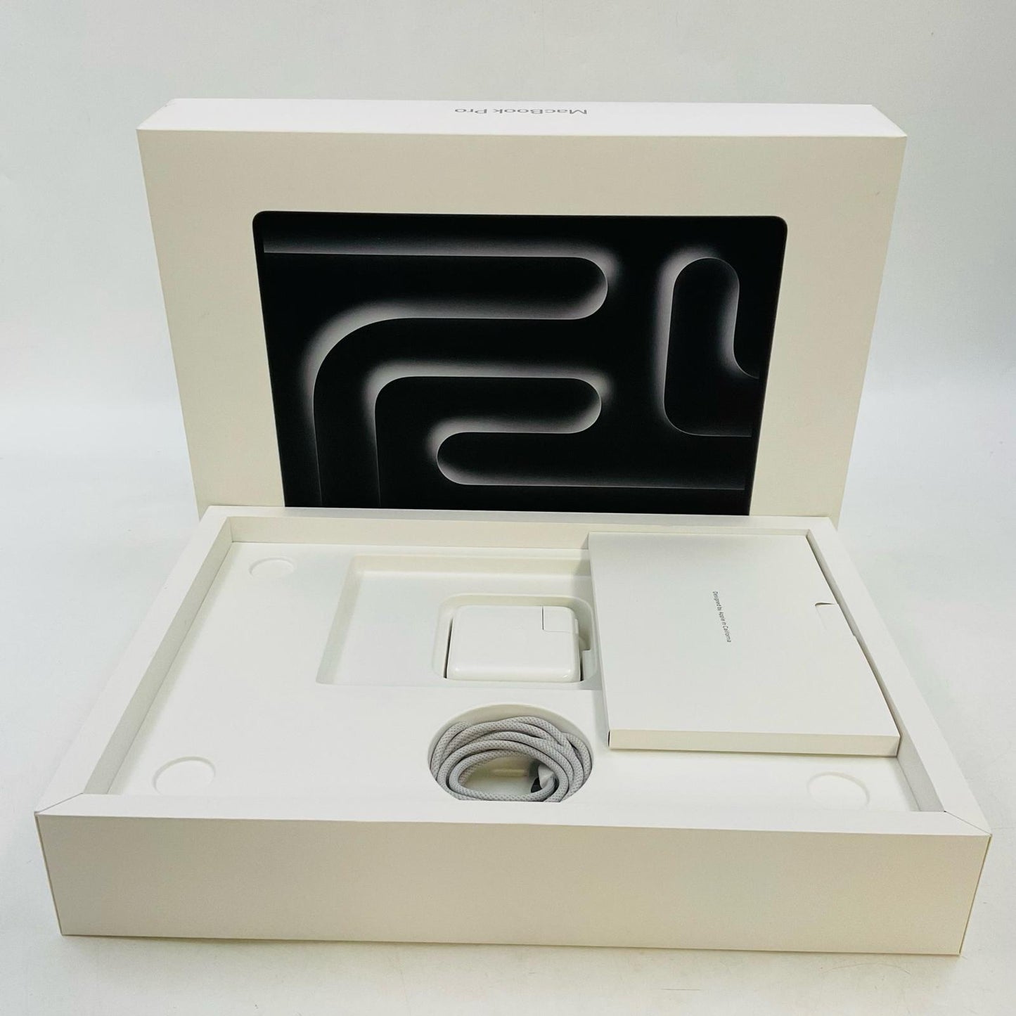 【全額返金保証】【最速発送】Apple MacBook Pro Pro 14インチ 2023 Apple M3 8GB 512GB スペースグレイ 98% 美品 動作確認済