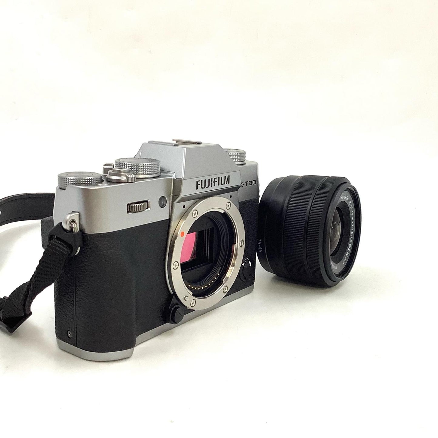 【全額返金保証】【最速発送】FUJIFILM デジタル一眼 X-T30 15-45mmレンズキット シルバー 超美品 動作確認済