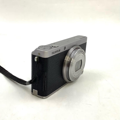 【最速発送】FUJIFILM コンパクトデジタルカメラ XF1 ブラック【難有】