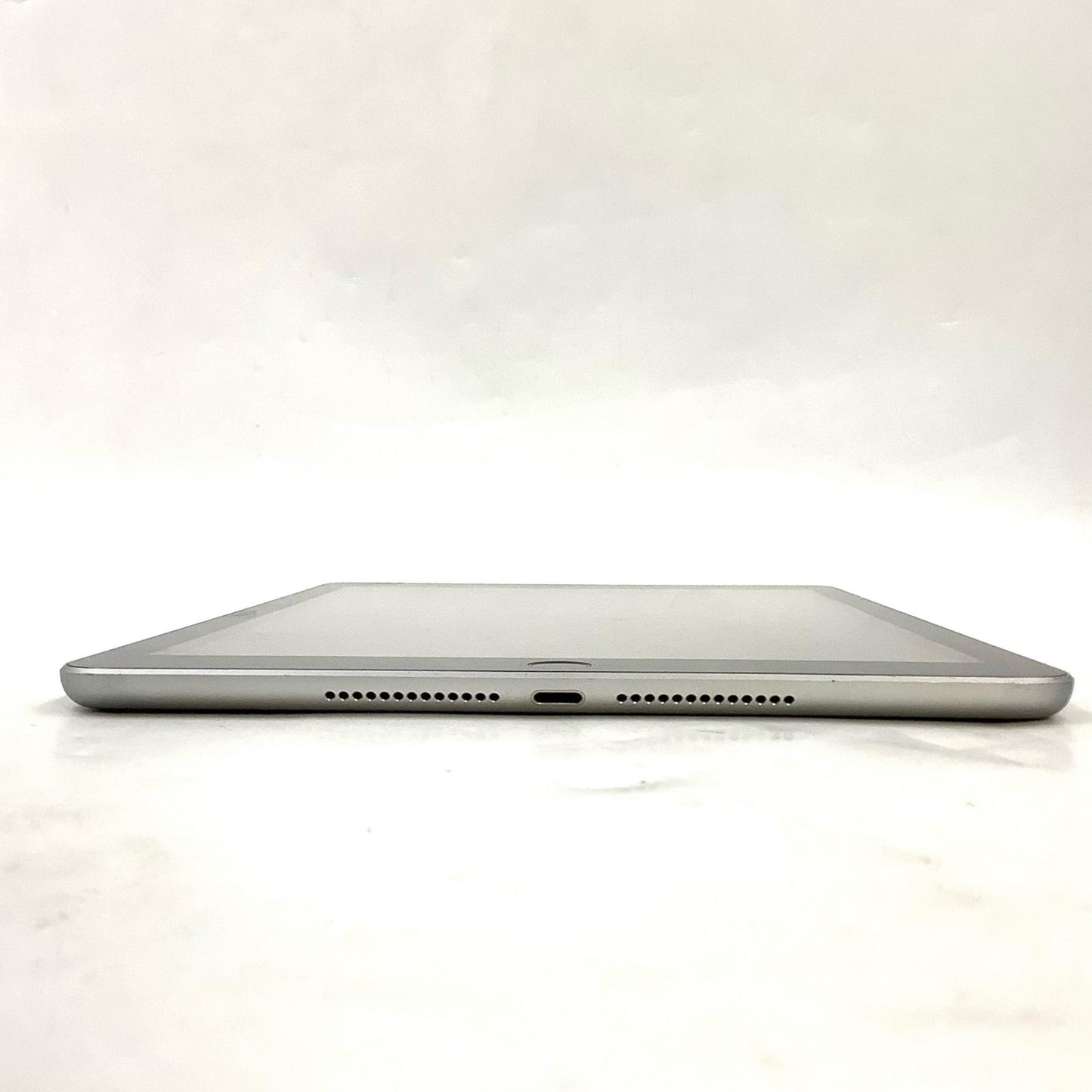 【全額返金保証】【最速発送】Apple iPad iPad 9.7インチ 第6世代 32GB スペースグレイ WiFi+Cellular au 白ロム 美品 動作確認済