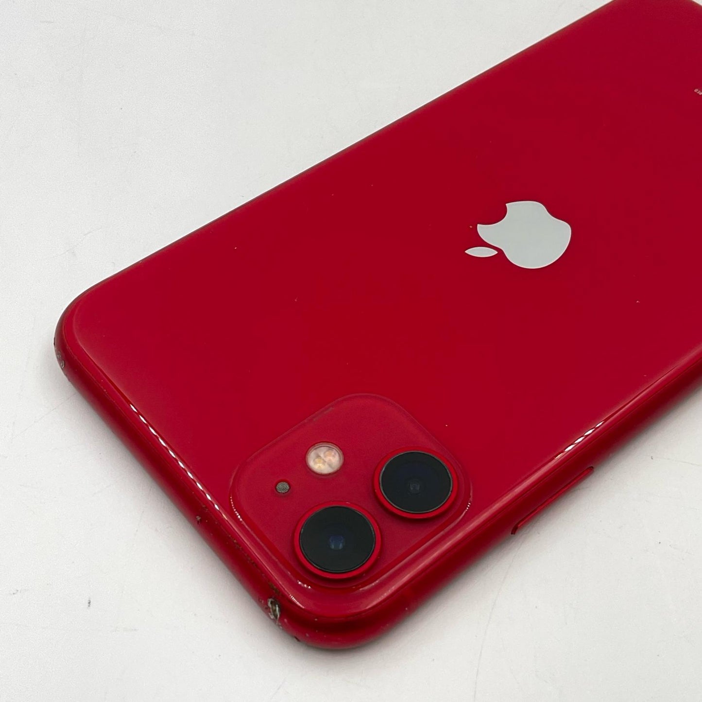 【全額返金保証】【最速発送】Apple iPhone iPhone 11 128GB (PRODUCT)RED docomo SIMフリー 白ロム 動作確認済 73%