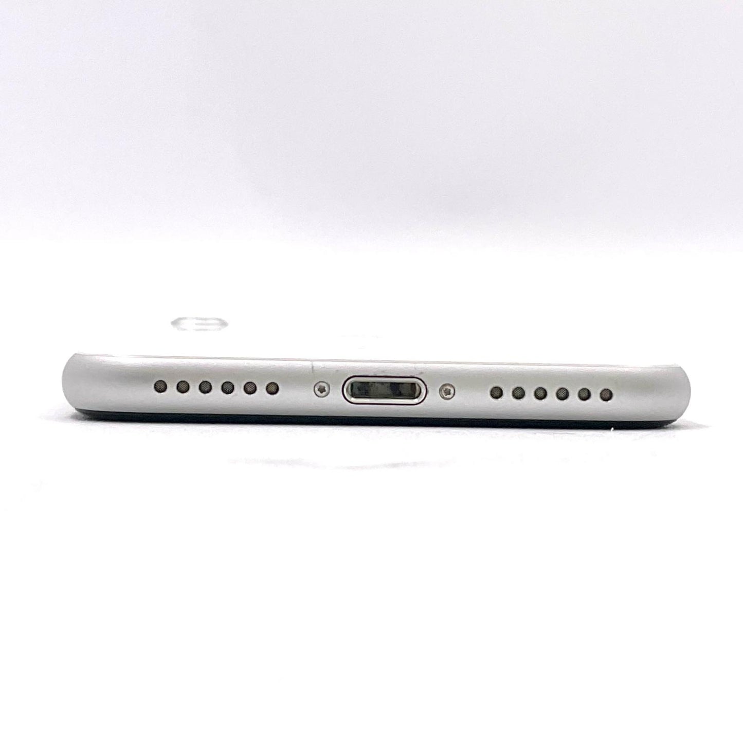 【全額返金保証】【最速発送】Apple iPhone iPhone SE（第2世代） 128GB au 白ロム 動作確認済 77%
