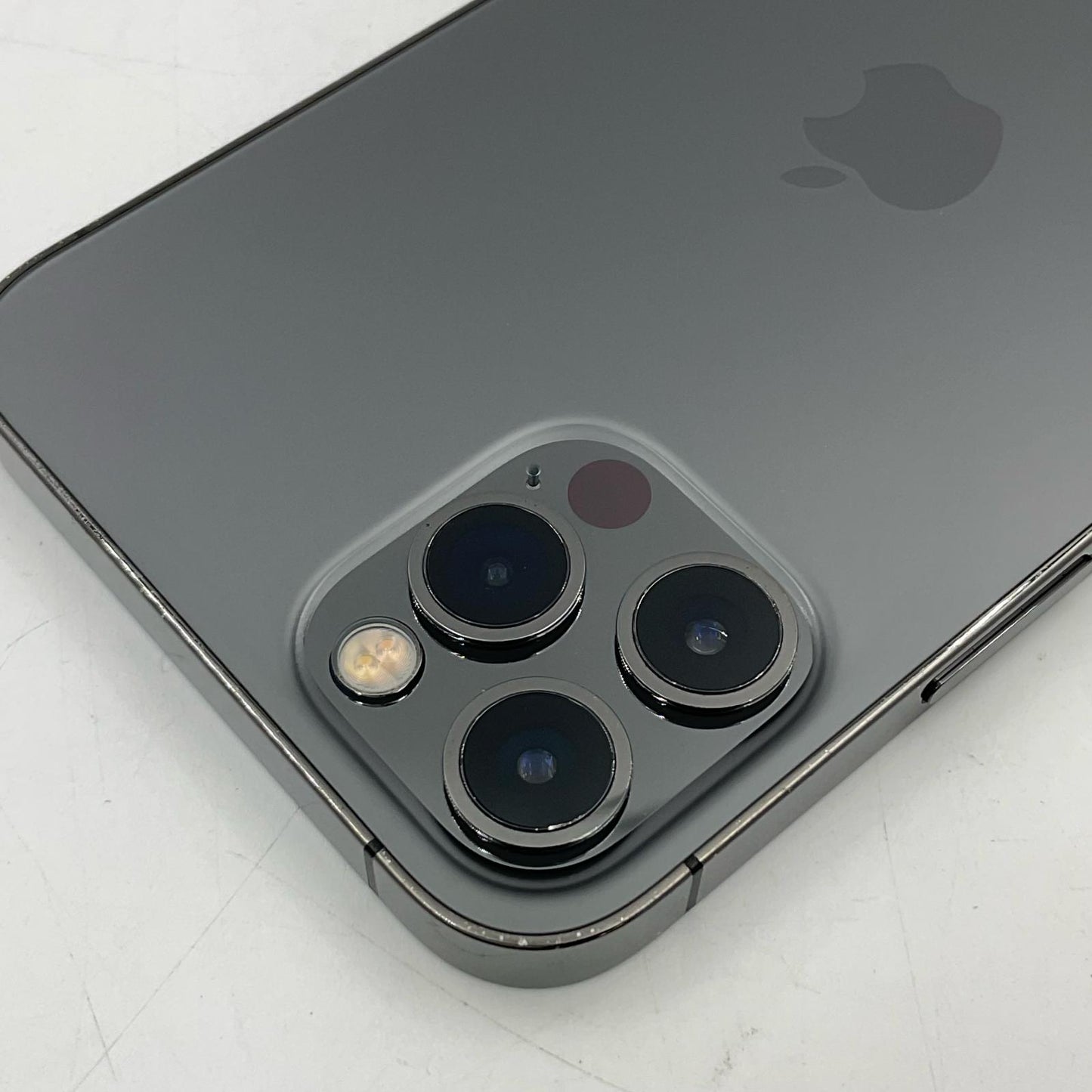 【全額返金保証】【最速発送】Apple iPhone iPhone Pro 12 256GB グラファイト au 白ロム 動作確認済 77%