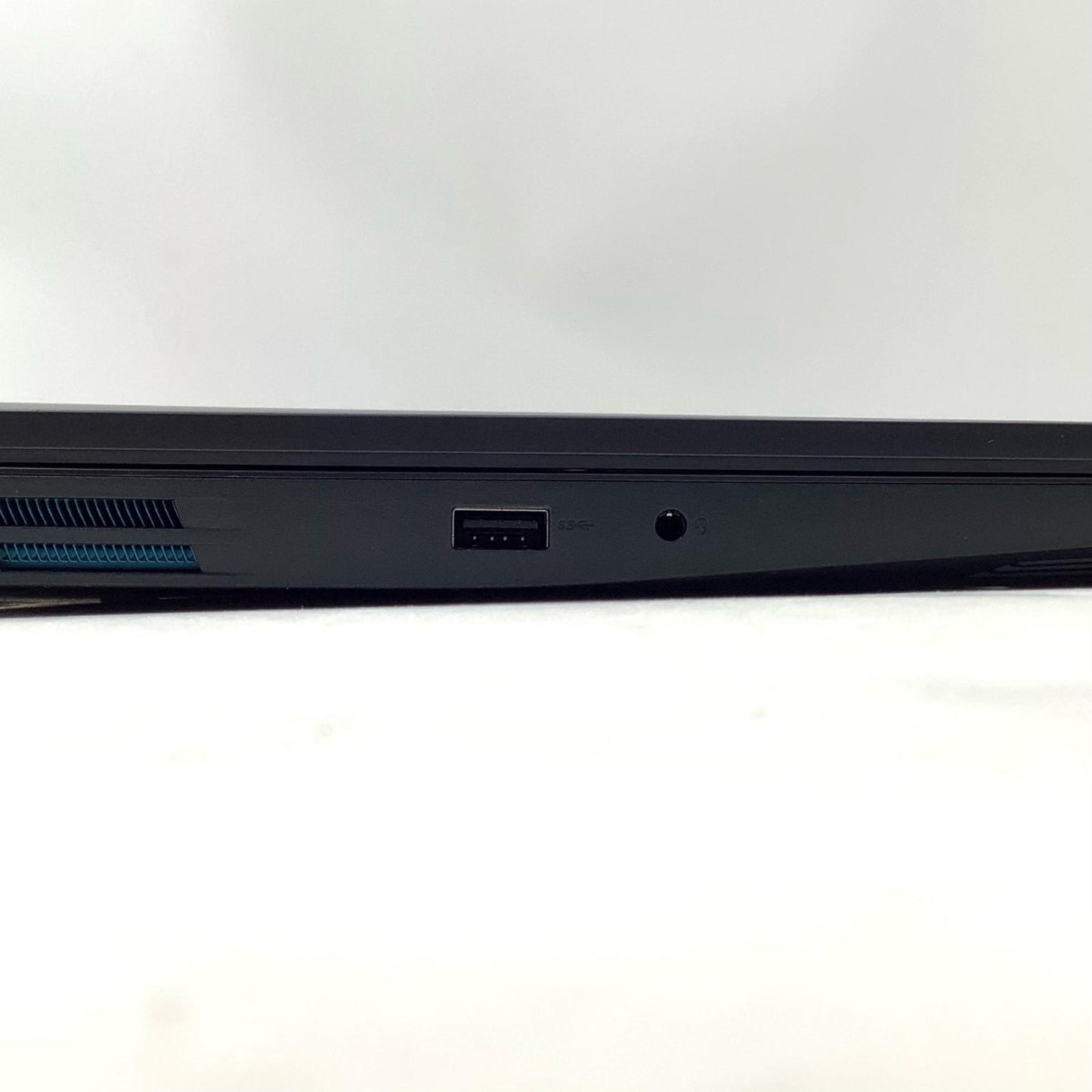 【全額返金保証】【最速発送】Lenovo ideaPad Gaming 3 15IAH7 12th Gen Intel (R)Core(TM)i7-12650H (2.30GHz) 16GB M.2 SSD 512GB NVIDIA GeForce RTX 3060 Laptop 99% 美品 動作確認済