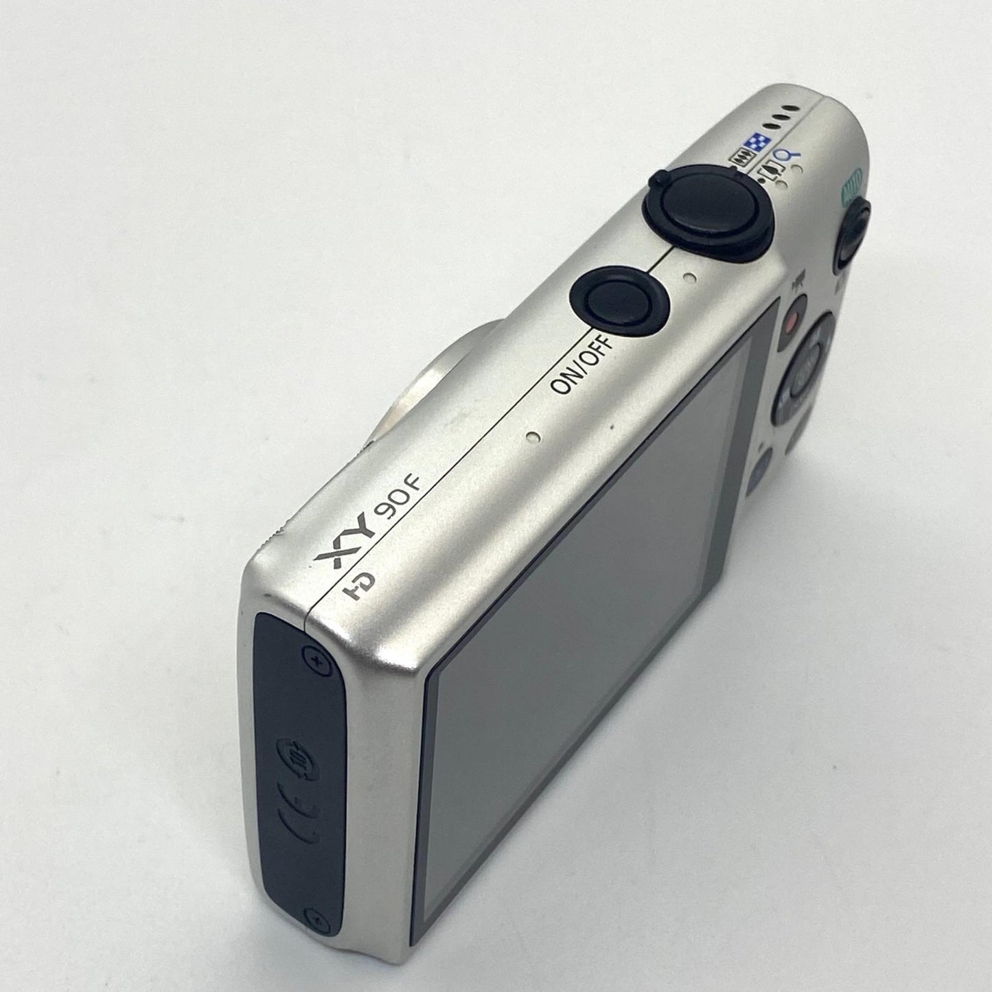 【最速発送】 コンパクトデジタルカメラ IXY 90F シルバー【難有】