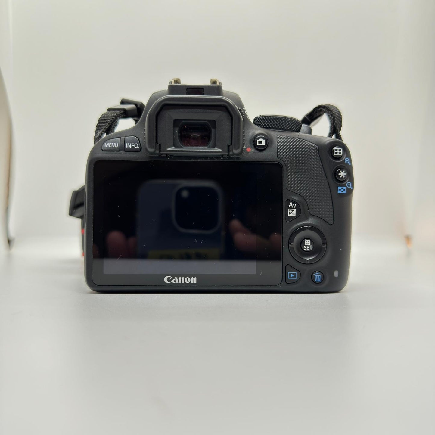 【全額返金保証】【最速発送】 デジタル一眼 EOS Kiss X7 ボディ 動作確認済