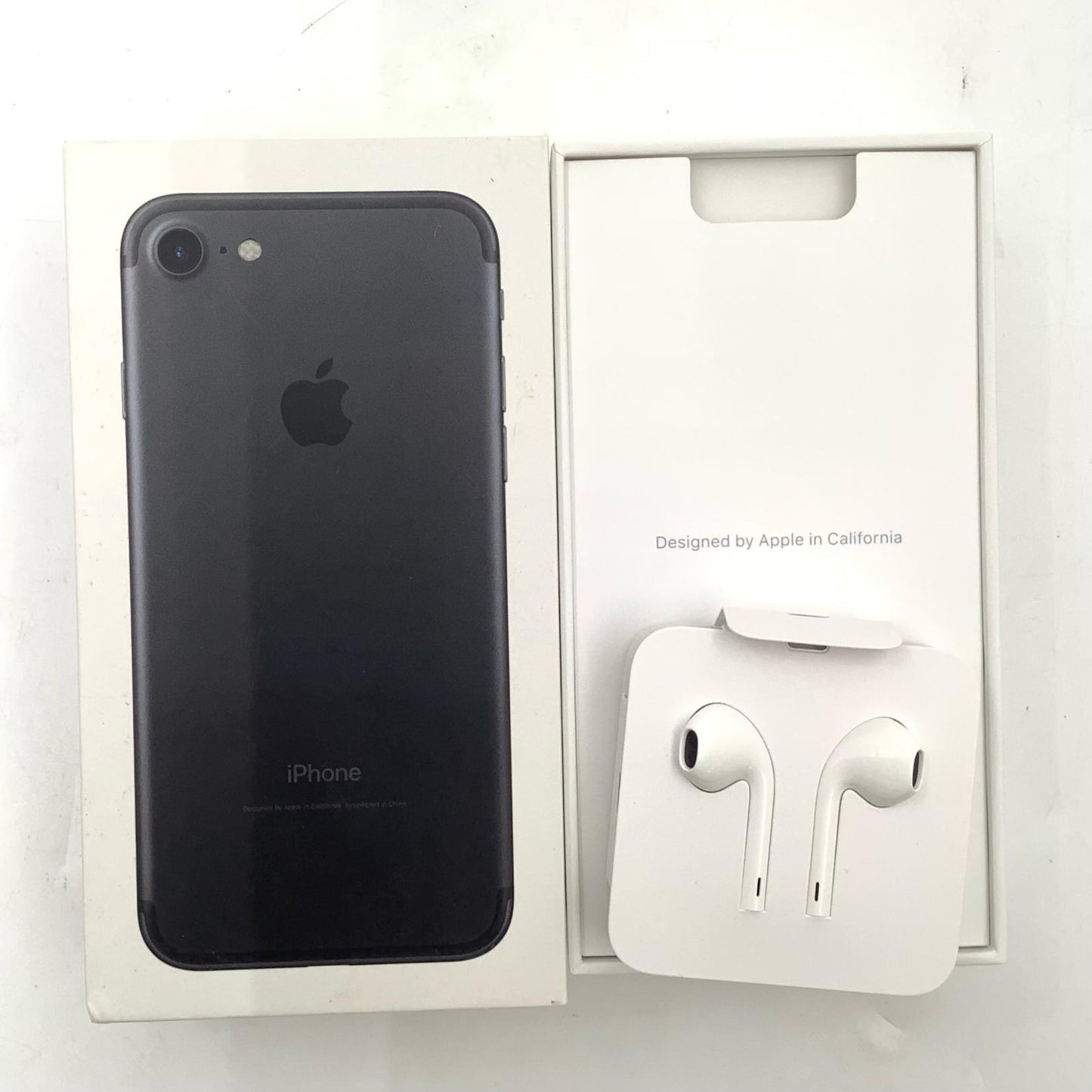 【最速発送】Apple iPhone iPhone 7 128GB ブラック au 白ロム【難有】 78%