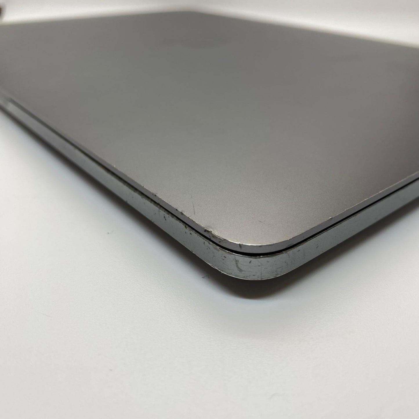 【全額返金保証】【最速発送】Apple MacBook Pro 13インチ 2020 Apple M1 8GB 512GB シルバー 65% 動作確認済