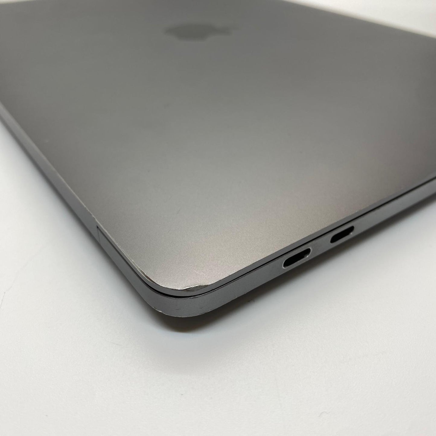 【全額返金保証】【最速発送】Apple MacBook Pro 13インチ 2020 Apple M1 8GB 512GB シルバー 65% 動作確認済