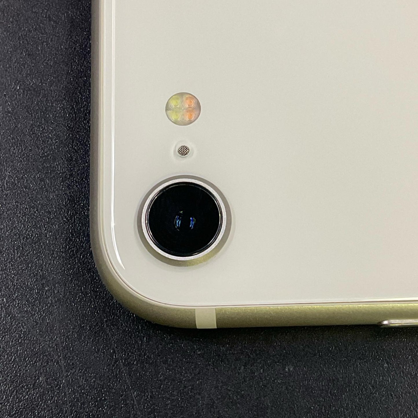 【全額返金保証】【最速発送】Apple iPhone iPhone SE（第3世代） 64GB スターライト Softbank SIMフリー 白ロム 動作確認済 87%