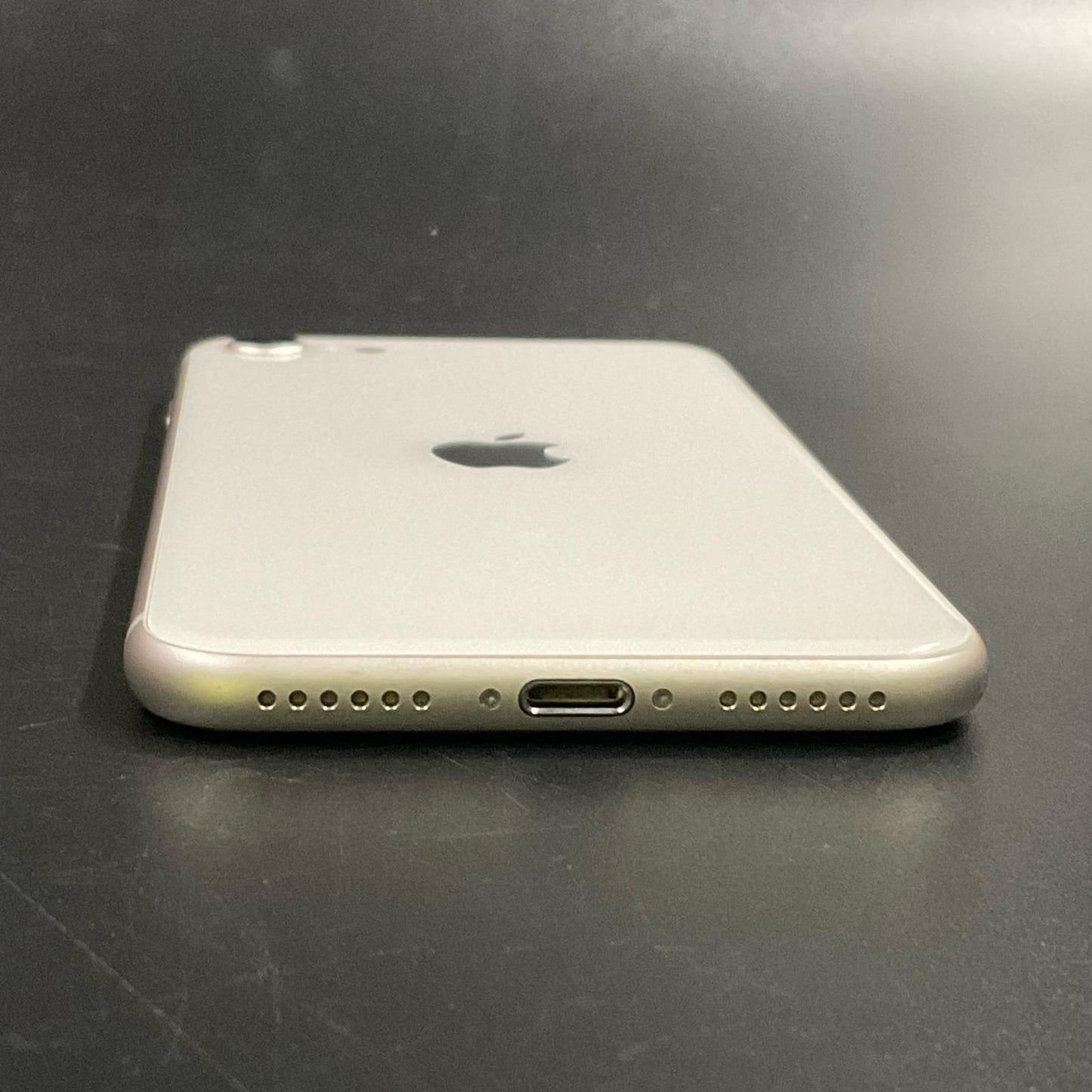 【全額返金保証】【最速発送】Apple iPhone iPhone SE（第3世代） 64GB スターライト Softbank SIMフリー 白ロム 動作確認済 87%