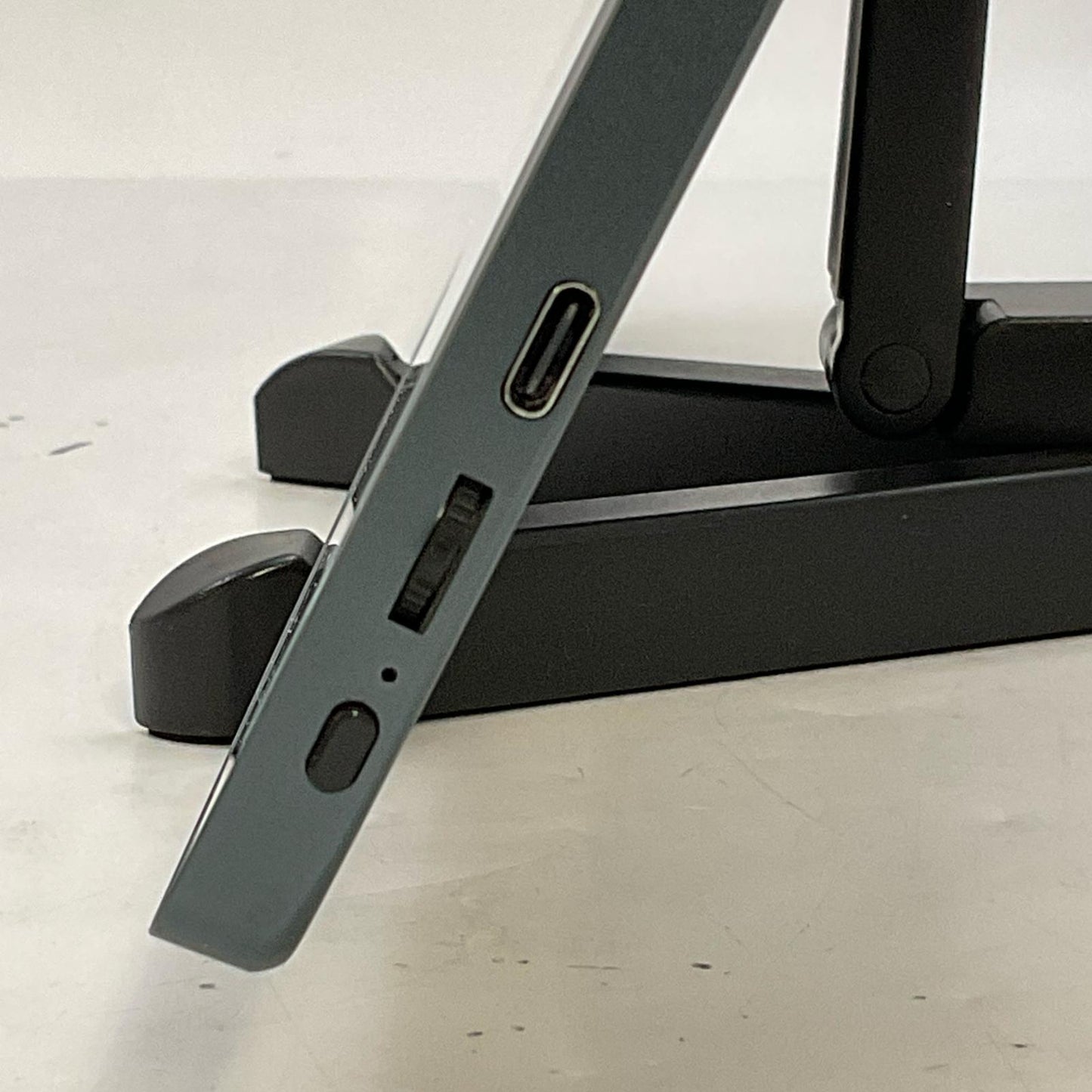 【全額返金保証】【最速発送】WINTEN WT-156H2-BS 15.6インチ 美品 動作確認済