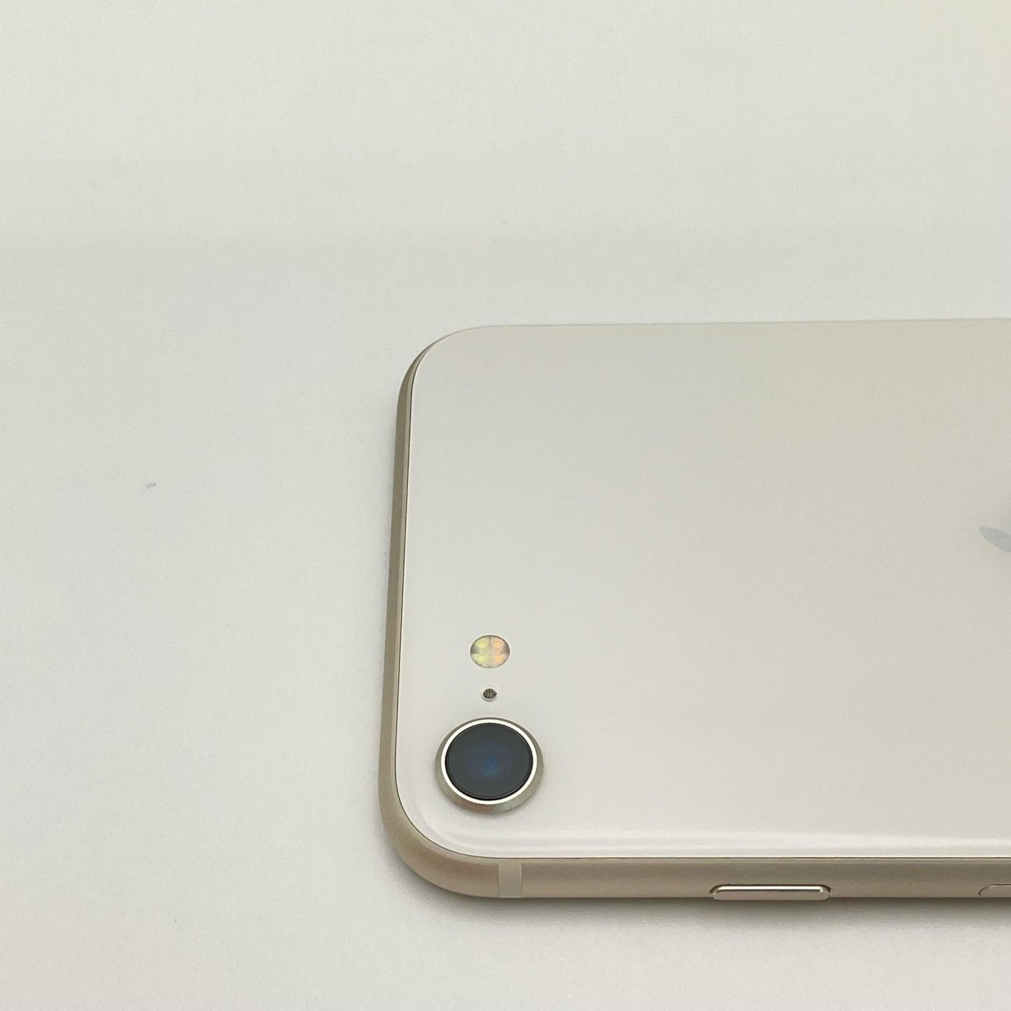 【全額返金保証】【最速発送】Apple iPhone iPhone SE（第3世代） 64GB スターライト Softbank SIMフリー 白ロム 美品 動作確認済 86%