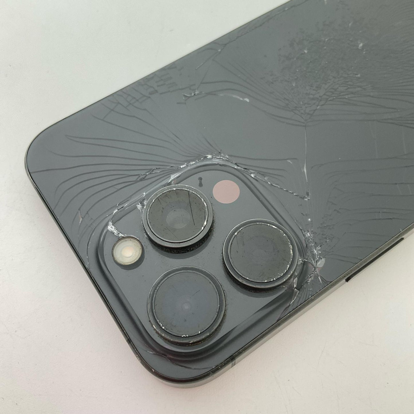 【最速発送】Apple iPhone iPhone 15 Pro Max 256GB ブラックチタニウム Softbank 白ロム【難有】 100%