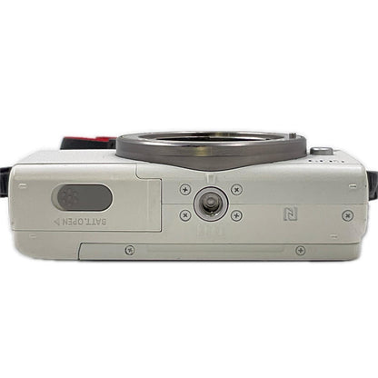 【全額返金保証】【最速発送】Canon デジタル一眼 EOS M100 ボディ ホワイト 動作確認済