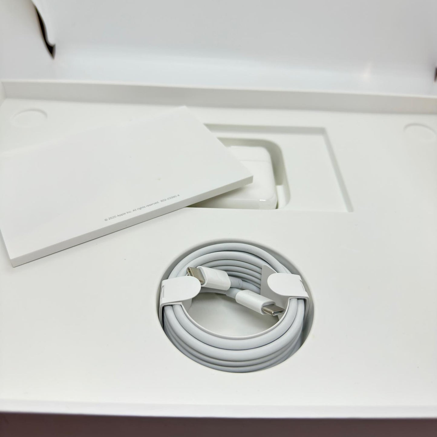 【全額返金保証】【最速発送】Apple MacBook Air 13.3インチ 2020 M1 8CORE 16GB 512GB スペースグレイ 92% 動作確認済