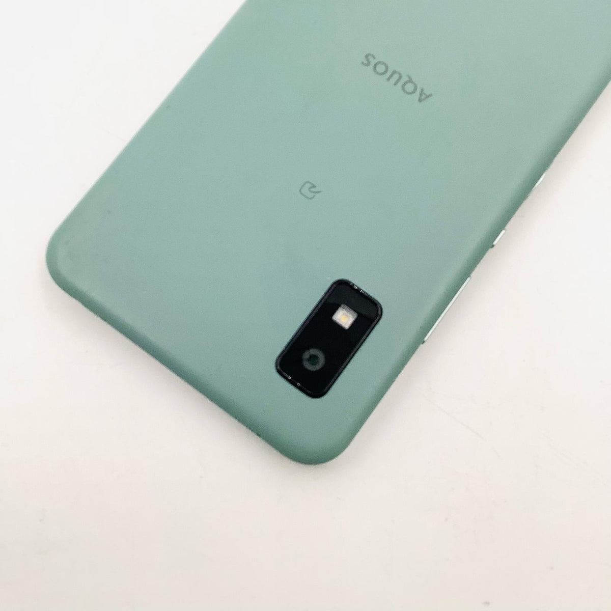 【全額返金保証】【最速発送】SHARP AQUOS AQUOS wish 64GB オリーブグリーン au SHG06 白ロム 動作確認済