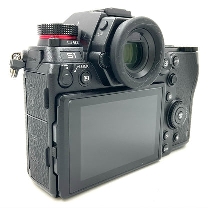 【全額返金保証】【最速発送】Panasonic デジタル一眼 LUMIX DC-S1 ボディ ブラック 美品 動作確認済