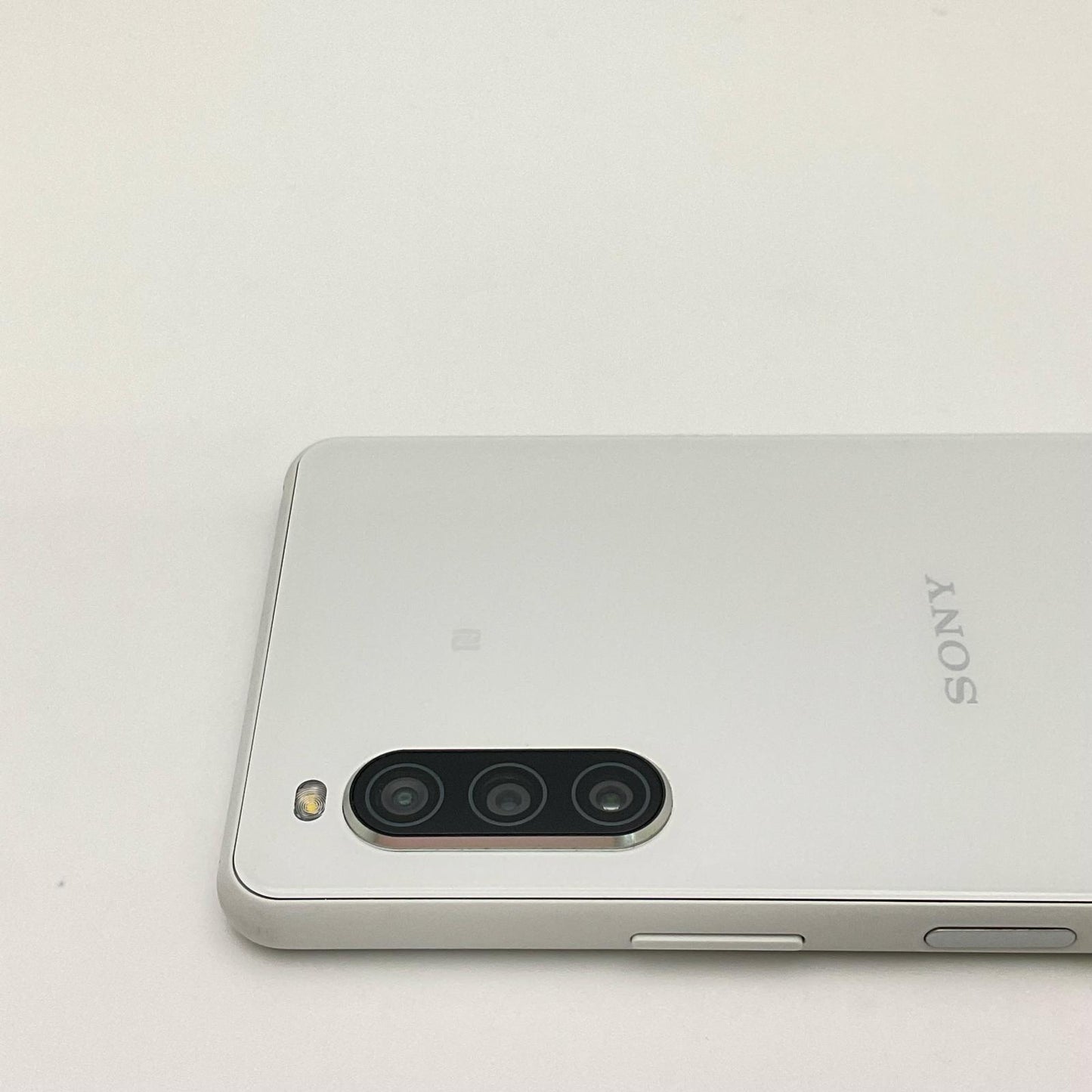 【全額返金保証】【最速発送】Sony Xperia 10 II 64GB ホワイト Softbank A001SO 白ロム 動作確認済