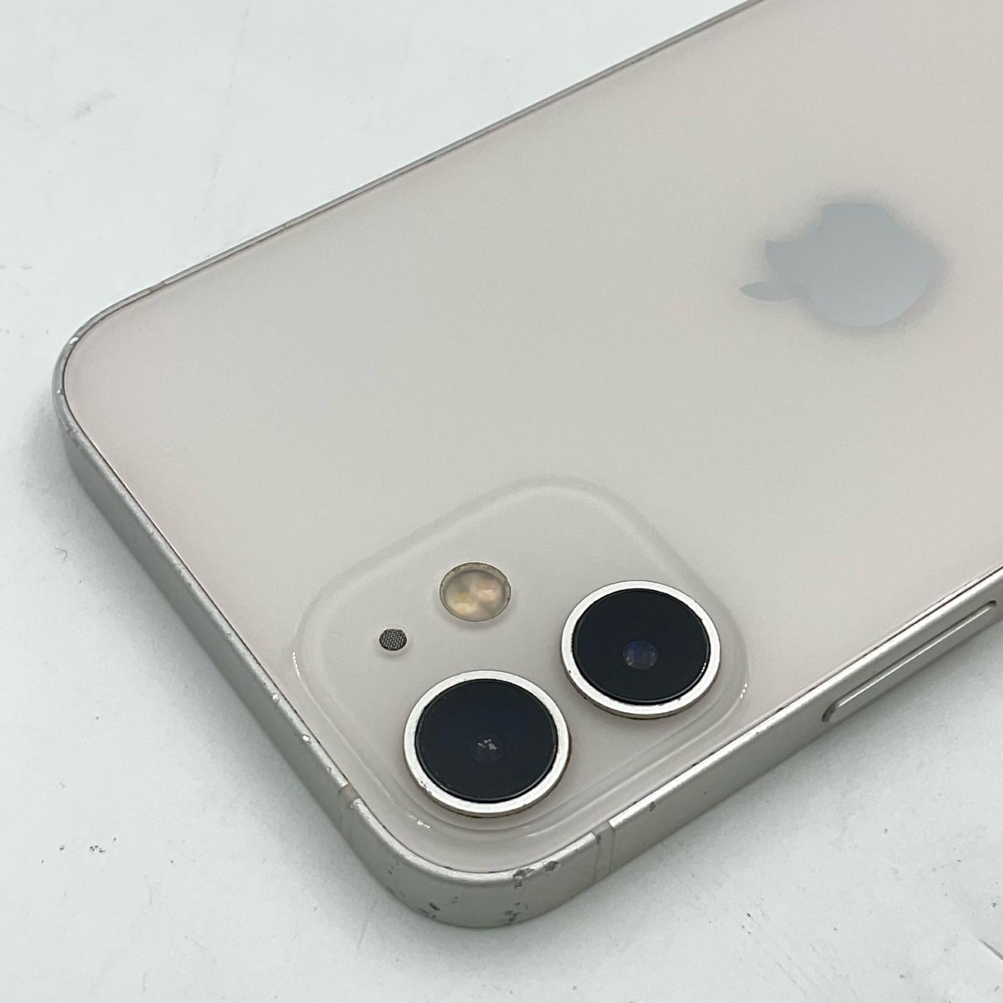 【最速発送】Apple iPhone iPhone 12 mini 256GB ホワイト docomo SIMフリー 白ロム【難有】 70%