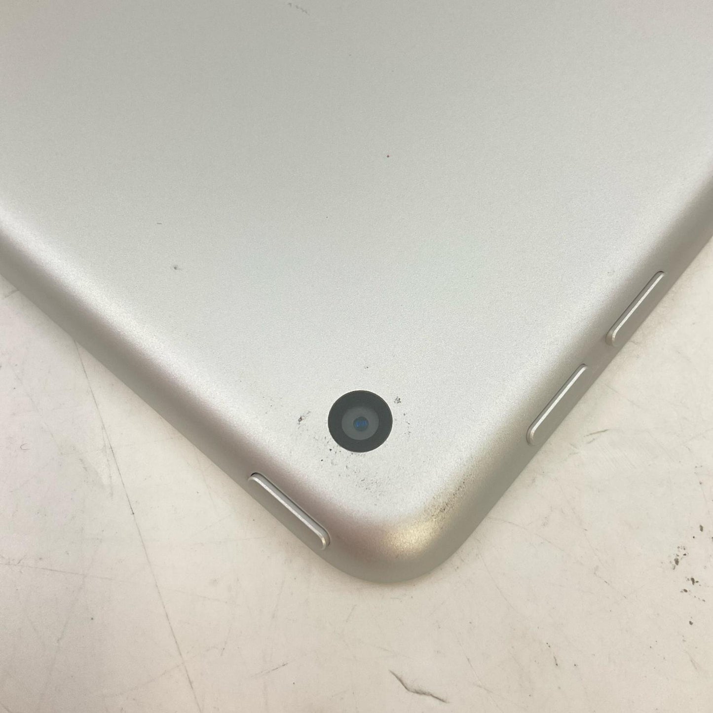 【全額返金保証】【最速発送】Apple iPad iPad 第9世代 Wi-Fi 10.2インチ 第9世代 64GB シルバー Wi-Fi 動作確認済