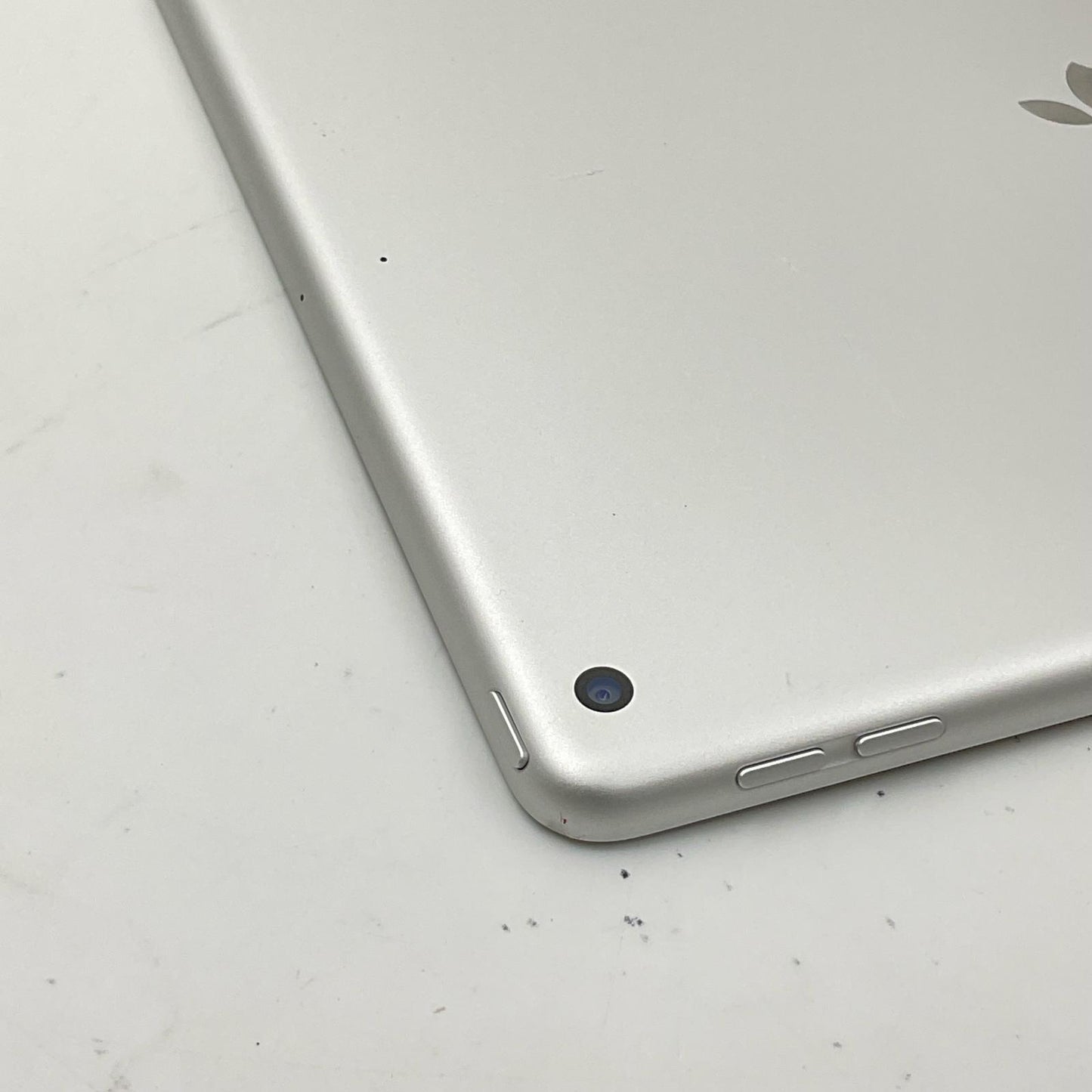 【全額返金保証】【最速発送】Apple iPad iPad 第9世代 Wi-Fi 10.2インチ 第9世代 64GB シルバー Wi-Fi 動作確認済