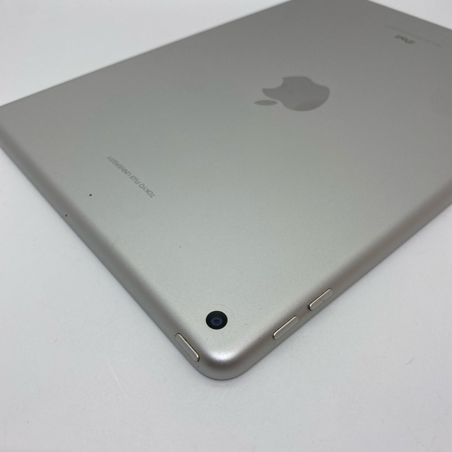 【全額返金保証】【最速発送】Apple iPad iPad 9.7インチ 第6世代 32GB シルバー Wi-Fi 美品 動作確認済