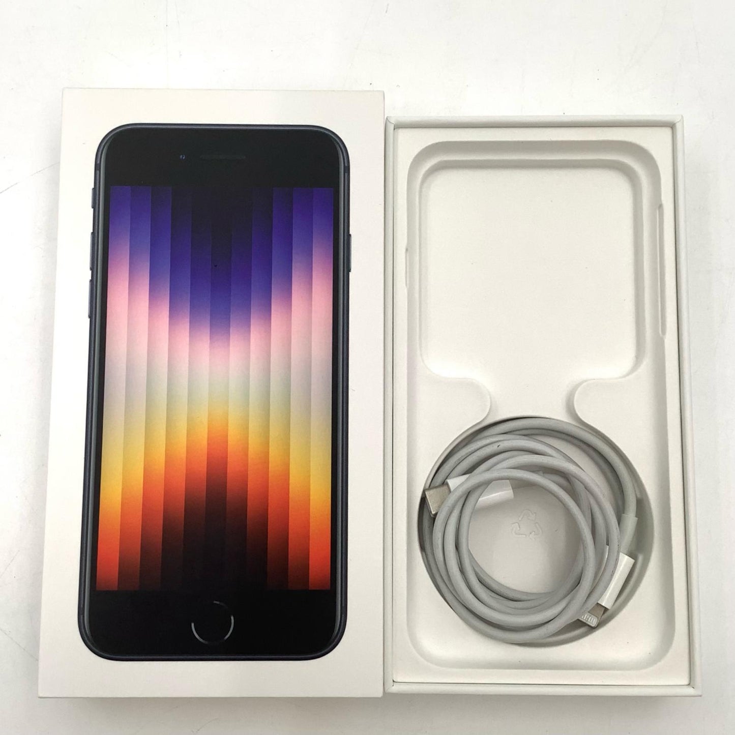 【全額返金保証】【最速発送】Apple iPhone iPhone SE（第3世代） 64GB ミッドナイト docomo 白ロム 動作確認済 79%