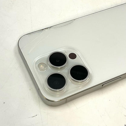 【最速発送】Apple iPhone iPhone 15 Pro 256GB ホワイトチタニウム docomo 白ロム【難有】 86%