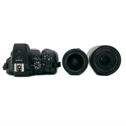 【全額返金保証】【最速発送】Nikon デジタル一眼 D5600 ダブルズームキット ブラック 美品 動作確認済
