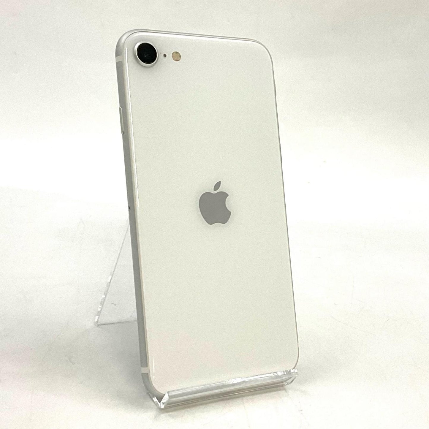 【全額返金保証】【最速発送】Apple iPhone iPhone SE（第2世代） 128GB ホワイト docomo SIMフリー 白ロム 動作確認済 83%