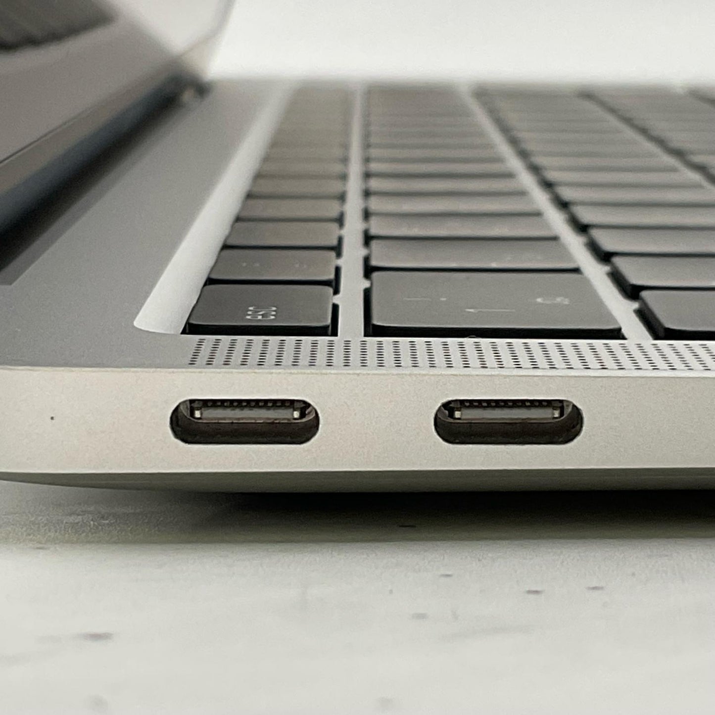 【全額返金保証】【最速発送】Apple MacBook Air 13インチ 2020 Apple M1 8GB 512GB シルバー 95% 美品 動作確認済