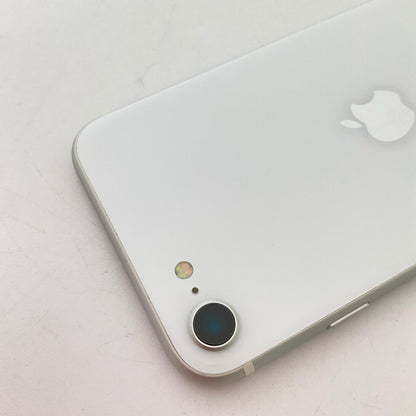 【全額返金保証】【最速発送】Apple iPhone iPhone SE（第2世代） 128GB ホワイト docomo SIMフリー 白ロム 動作確認済 74%