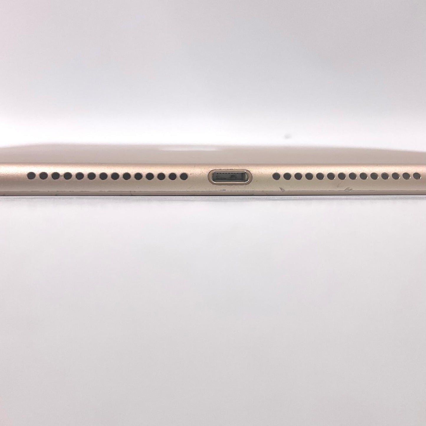 【全額返金保証】【最速発送】Apple iPad Air 9.7インチ 第2世代 64GB ゴールド WiFi+Cellular docomo 白ロム 動作確認済