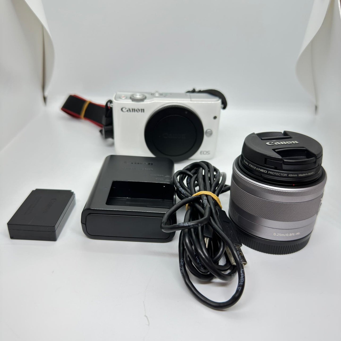【全額返金保証】【最速発送】 デジタル一眼 EOS M10 EF-M 15-45mm F3.5-6.3 IS STM レンズキット ホワイト 動作確認済