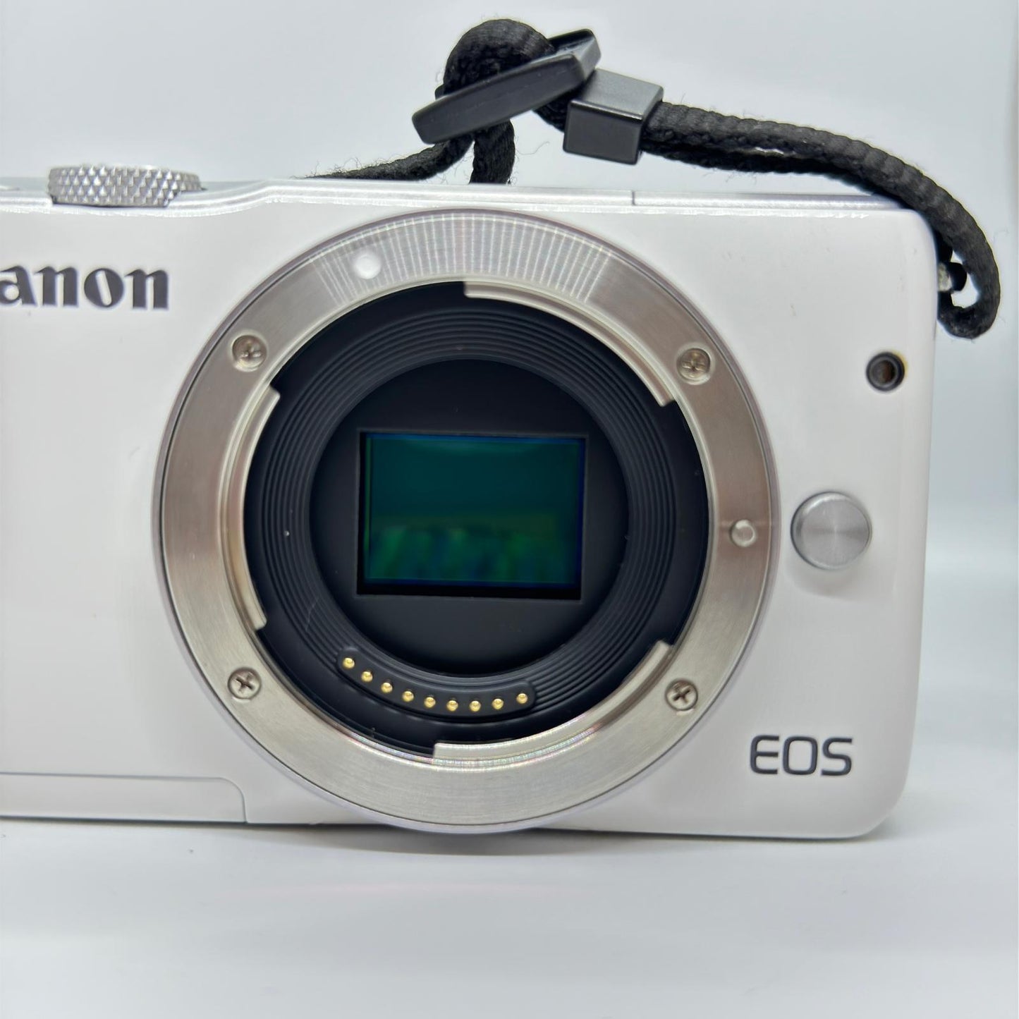 【全額返金保証】【最速発送】 デジタル一眼 EOS M10 EF-M 15-45mm F3.5-6.3 IS STM レンズキット ホワイト 動作確認済