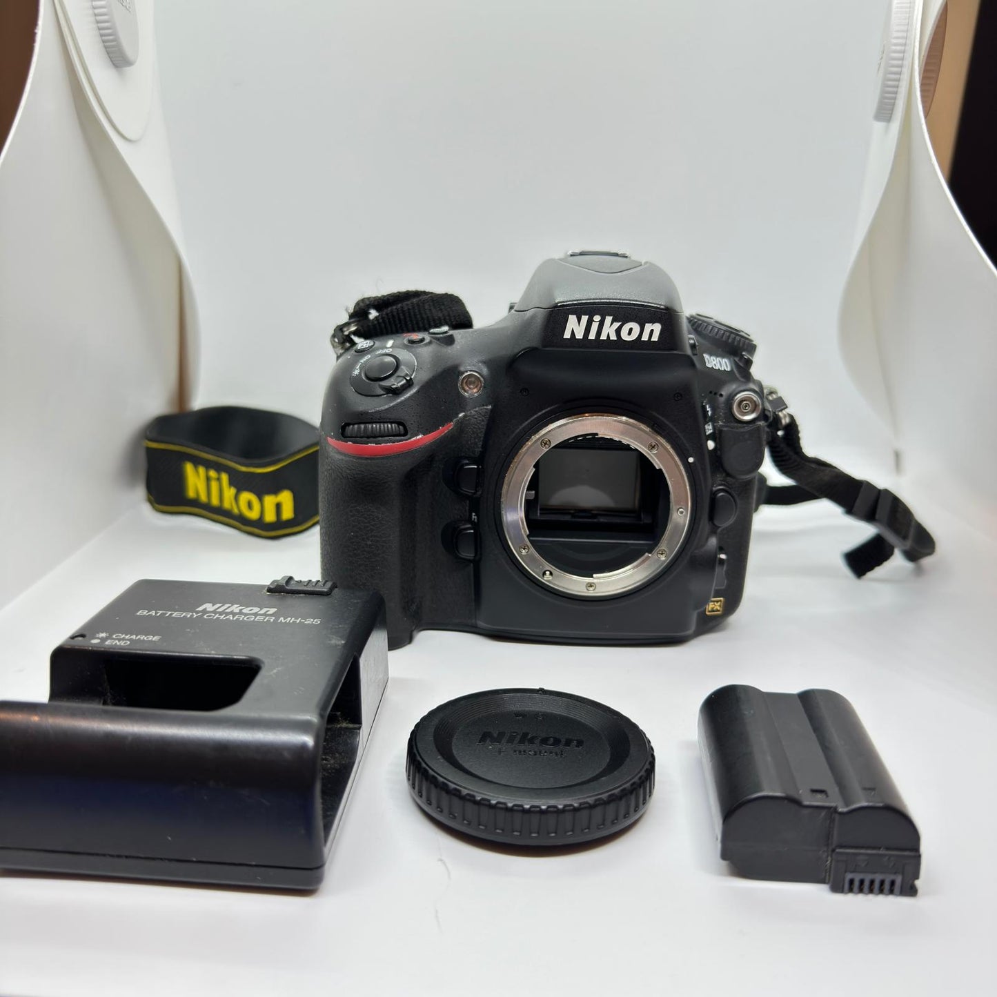 【最速発送】 デジタル一眼 D800 ボディ【難有】
