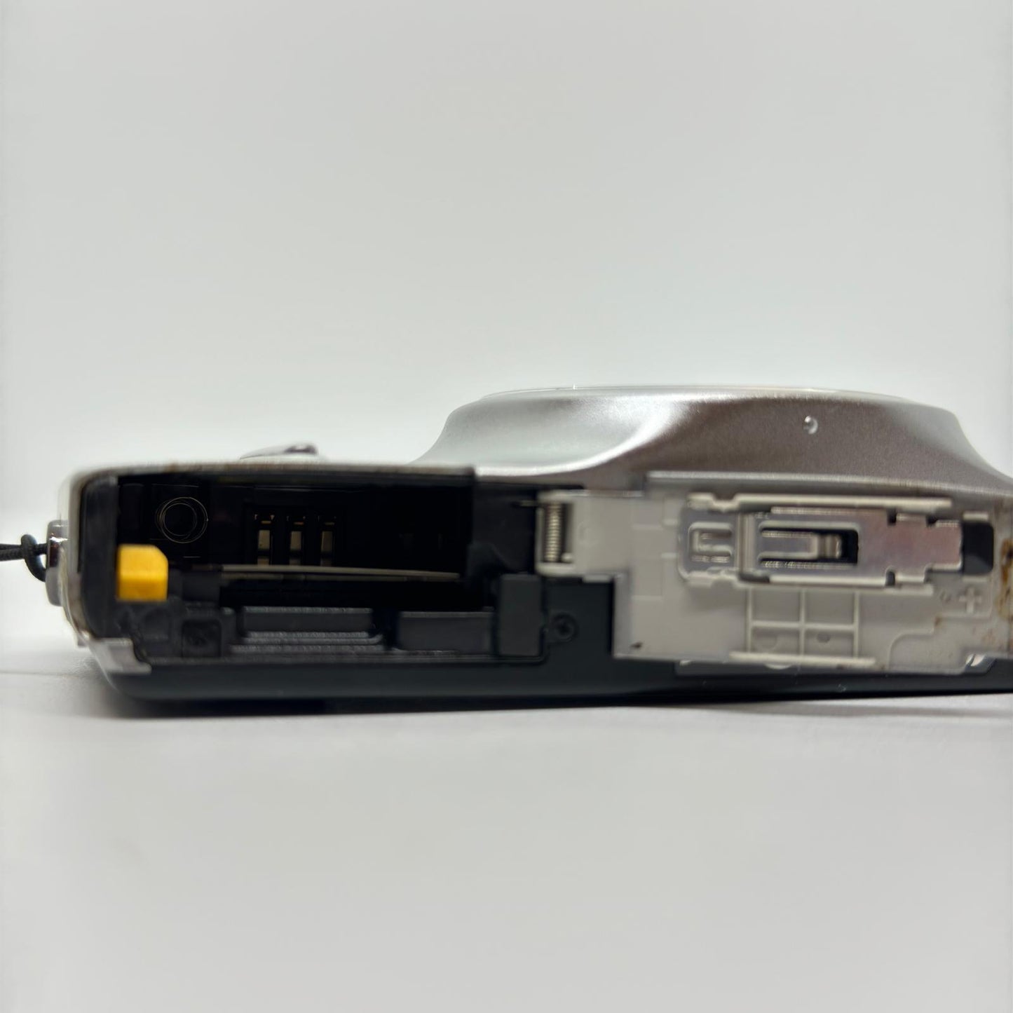 【全額返金保証】【最速発送】 コンパクトデジタルカメラ COOLPIX S9500 シルバー 美品 動作確認済